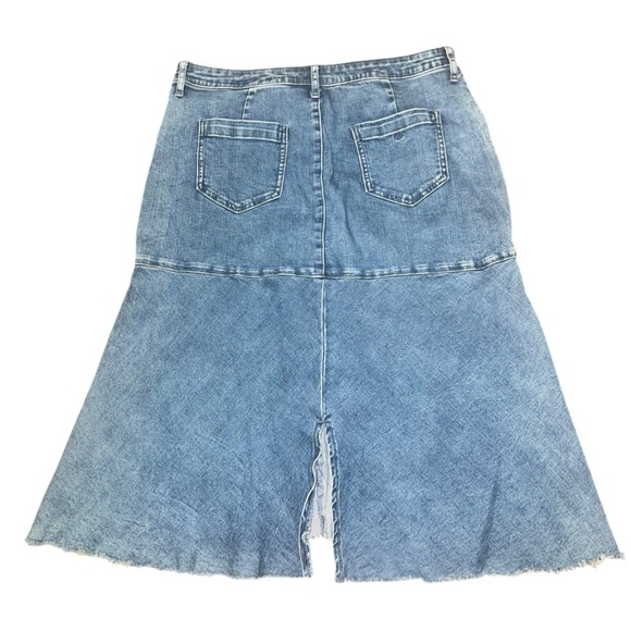WASH LAB - DenimBlue Washed 
Trumpet Skirt with Slit in the  back  | Size 31 - Picture 4 of 10